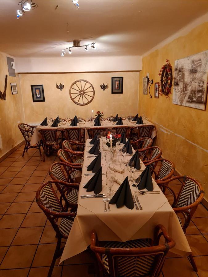 Hotel Restaurant Zur Hexe Uberherrn Exterior photo