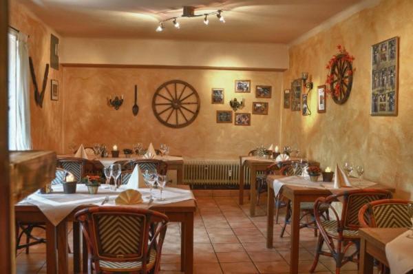 Hotel Restaurant Zur Hexe Uberherrn Exterior photo